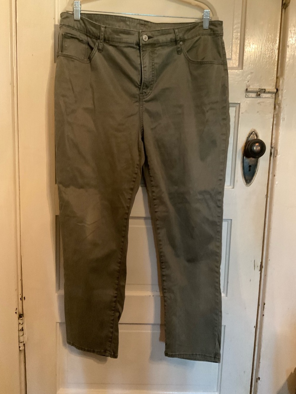 Chico’s Women’s Girlfriend Slim Leg Sz 3 Jeans Pants